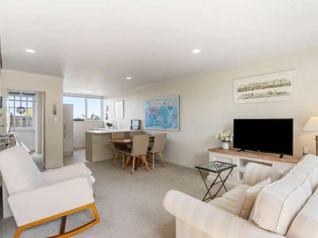 Townhouse for sale in Wairau Valley