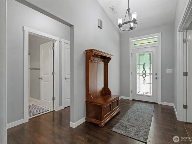 House for sale in Castle Rock, Washington
