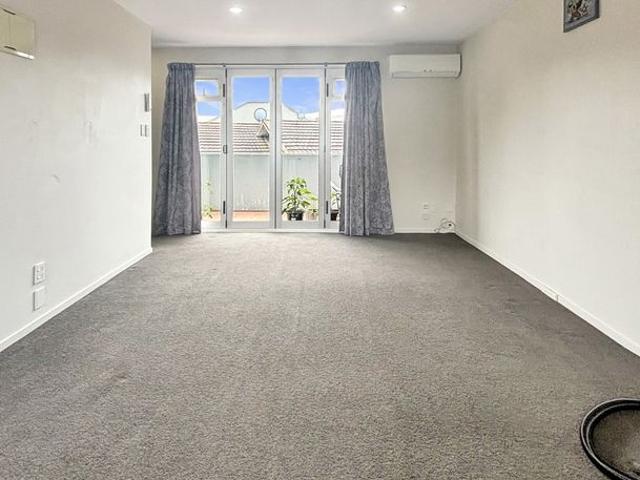 Apartment for rent in Heathcote, Canterbury