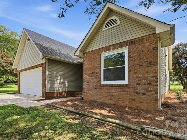 House for sale in Mecklenburg, North Carolina