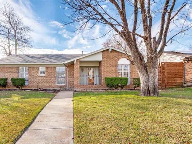 House for sale in Farmers Branch, Texas