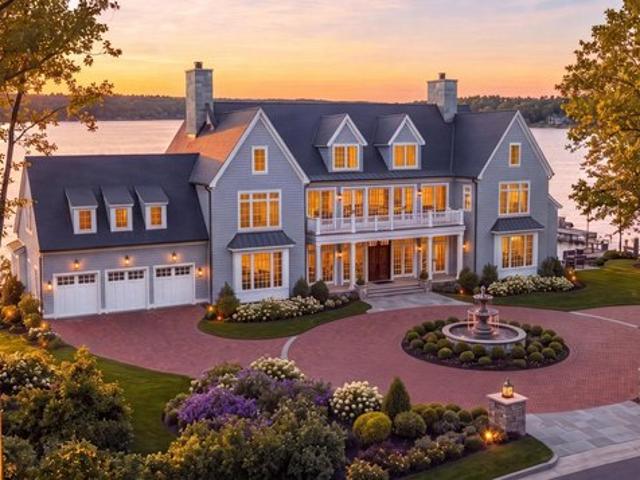 House for sale in Wayzata, Hennepin County