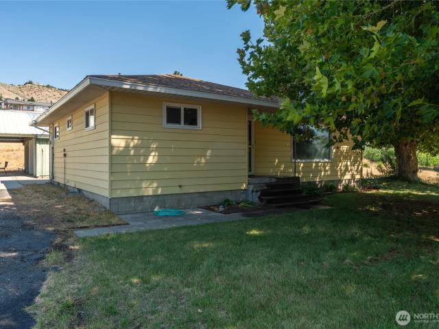 House for sale in East Wenatchee