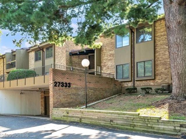Condo for sale in Southfield, Michigan