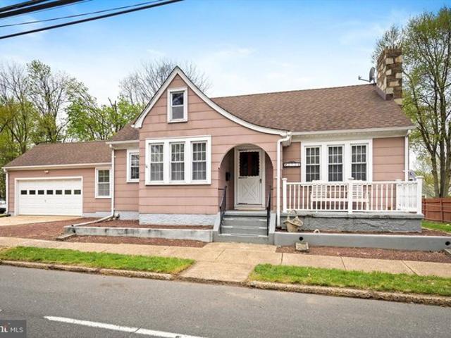 House for sale in Trenton, New Jersey