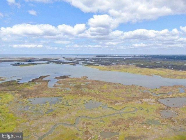 House for sale in Crisfield, Maryland