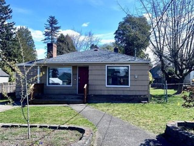 House for sale in University Place, Washington