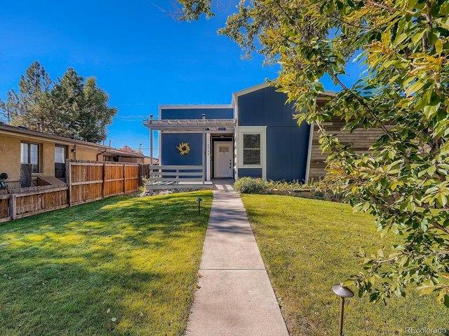 House for sale in Arapahoe, Colorado