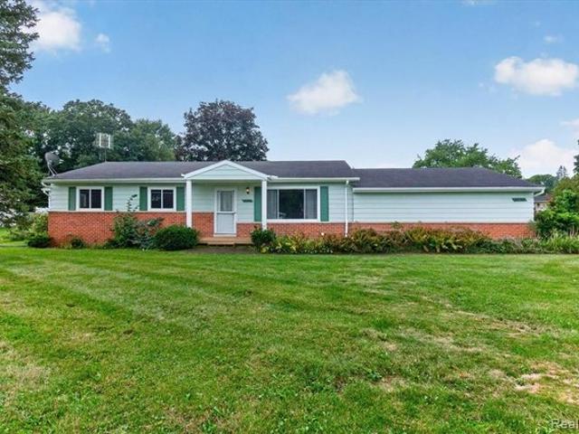 House for sale in Earl Lake Heights, Oceola Township