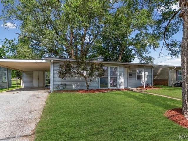 House for sale in East Saint Louis, Illinois