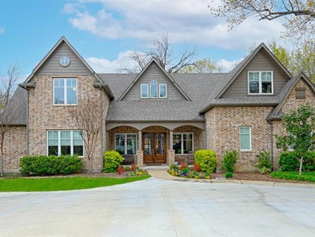 House for sale in Farmers Branch, Texas