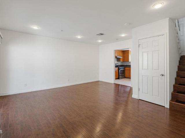 Townhouse for sale in Glendale, California