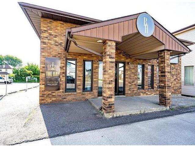Commercial for sale in Thunder Bay, Ontario