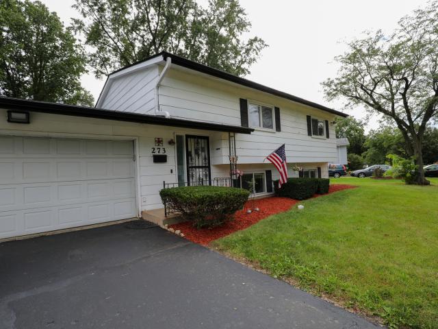 House for sale in Mchenry, Illinois