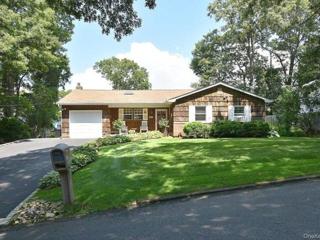 House for sale in Bohemia, New York