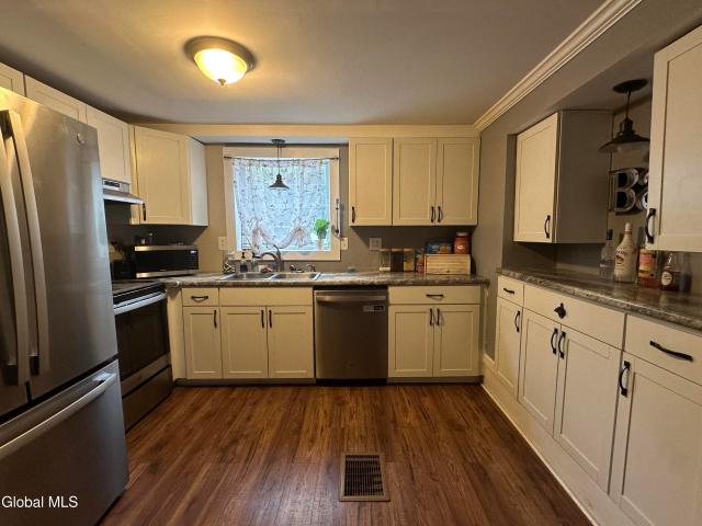 House for sale in Saratoga, New York