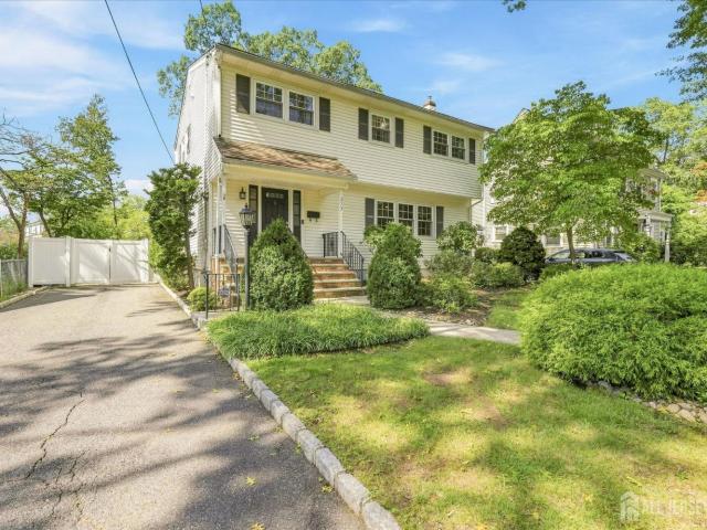 House for sale in Robinvale, Metuchen