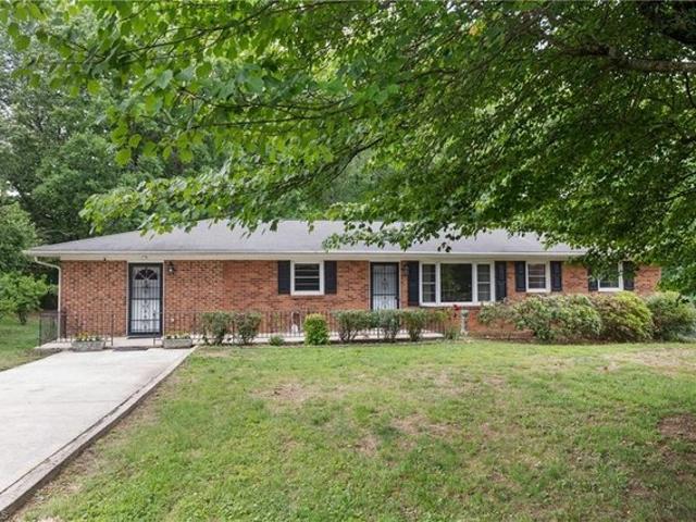House for sale in Pfafftown, North Carolina
