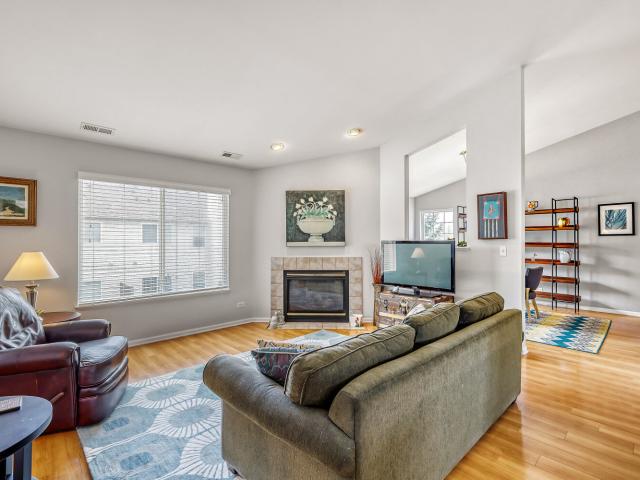 Condo for sale in South Elgin, Illinois