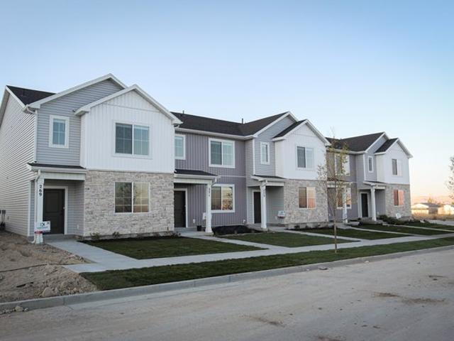 Townhouse for sale in Cache, Utah
