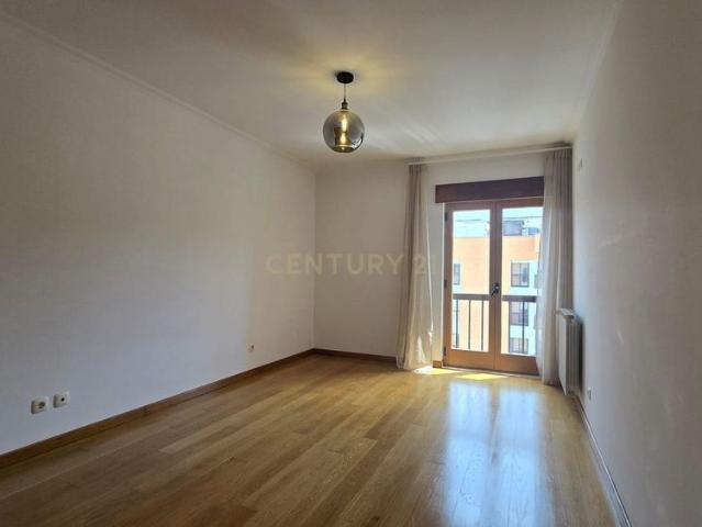 Apartamento alugar em Talaíde, Oeiras