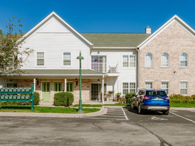 Condo for sale in Waukesha, Wisconsin