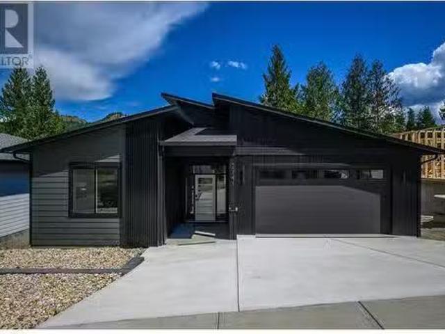 House for sale in Lumby, British Columbia