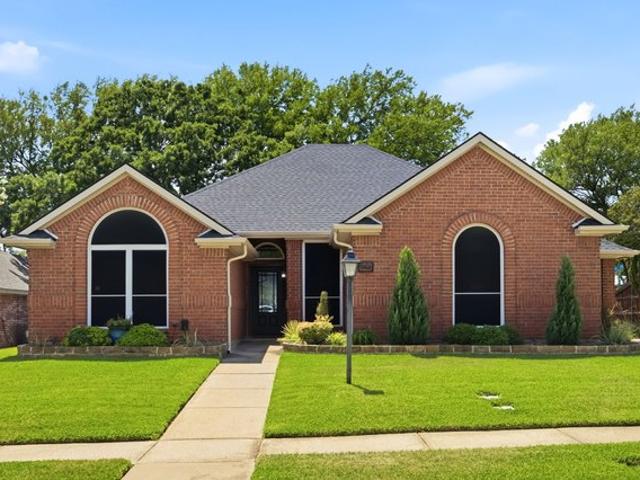 House for sale in Hurst, Texas