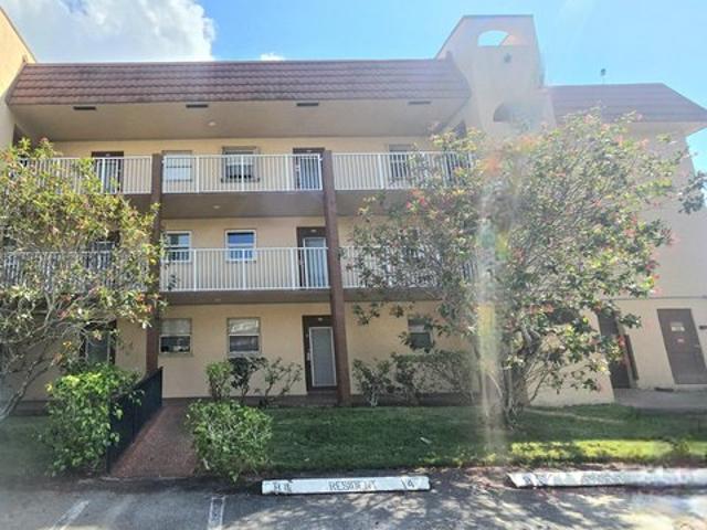 Condo for sale in Sunrise, Florida