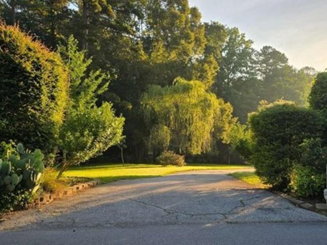 House for sale in Lilburn, Georgia