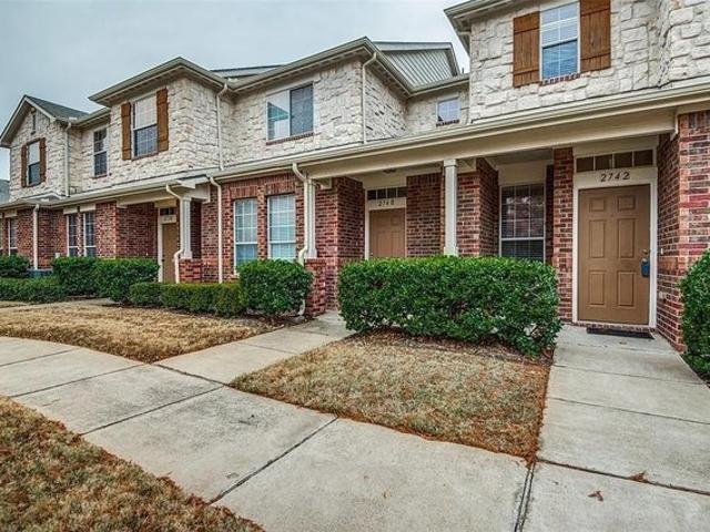 Townhouse for sale in Grand Prairie, Texas