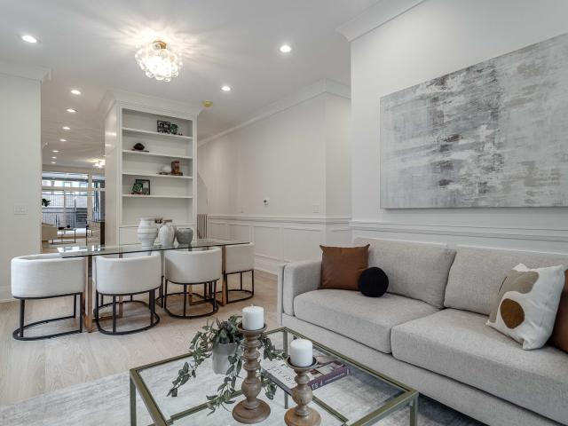 Condo for sale in Wrightwood Neighbors, Chicago