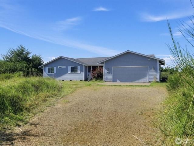 House for sale in Ocean Shores, Grays Harbor County
