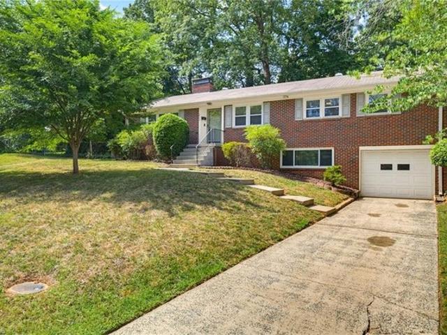 House for sale in Pfafftown, North Carolina