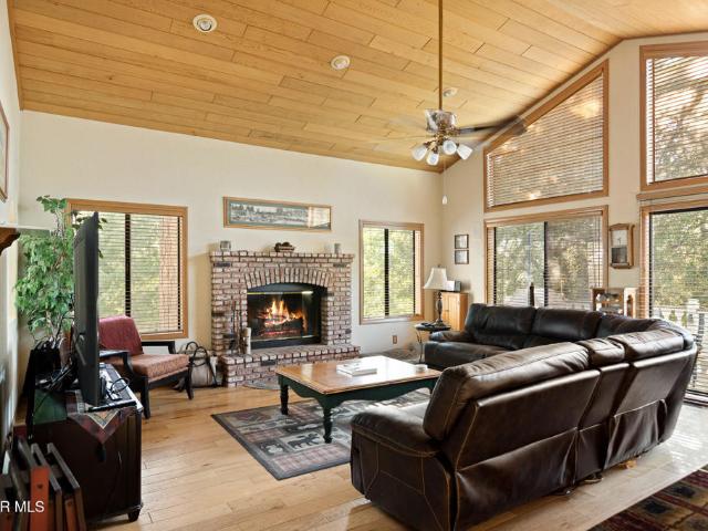 House for sale in Cedar Glen, California