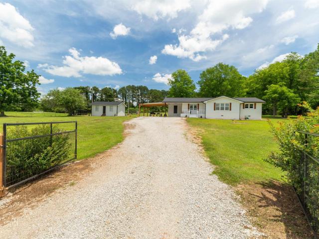 House for sale in Roanoke, Alabama