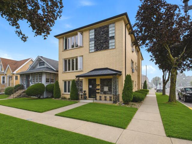 House for rent in Elmwood Park, Illinois