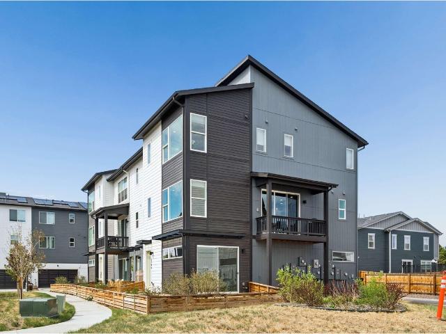 Townhouse for sale in Broomfield, Colorado