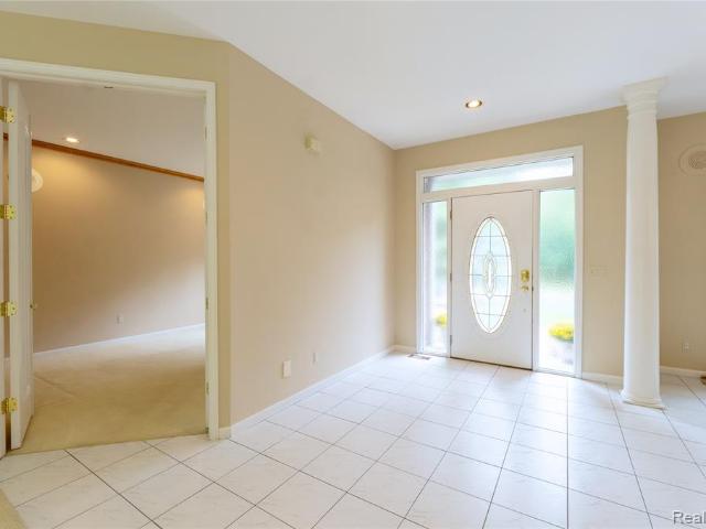 House for sale in Willow Woods Preserve, West Bloomfield Township