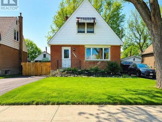 House for sale in Ancaster, Ontario