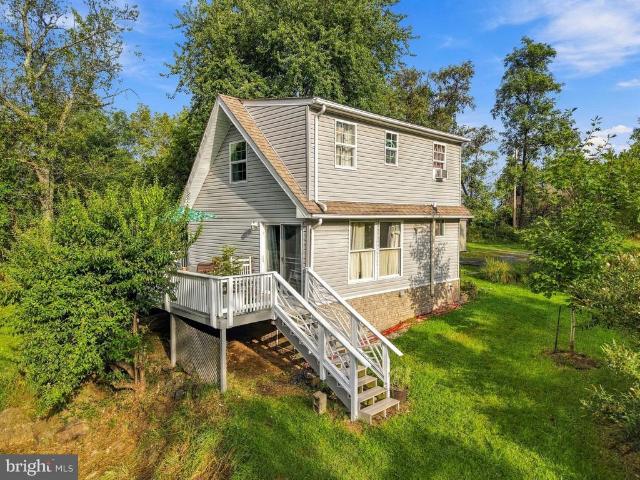 House for sale in Apple Mountain Lake, Warren County