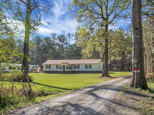 House for sale in Bonneau, South Carolina