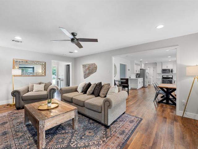 House for sale in Woodway