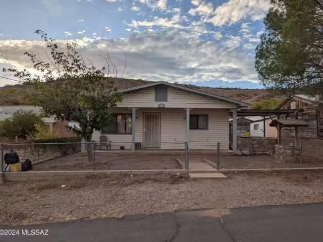 House for sale in Safford