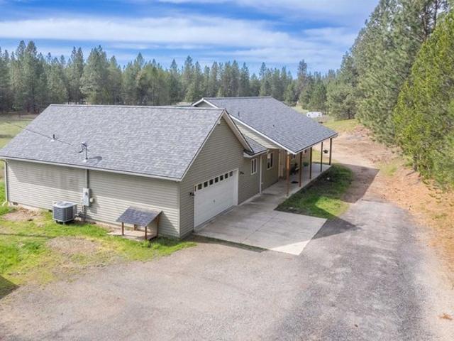 House for sale in Chattaroy, Washington