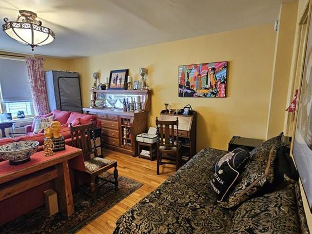 Property for sale in The Bronx, Arverne