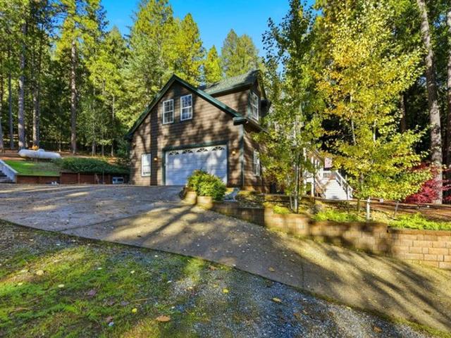 House for sale in Camino, California