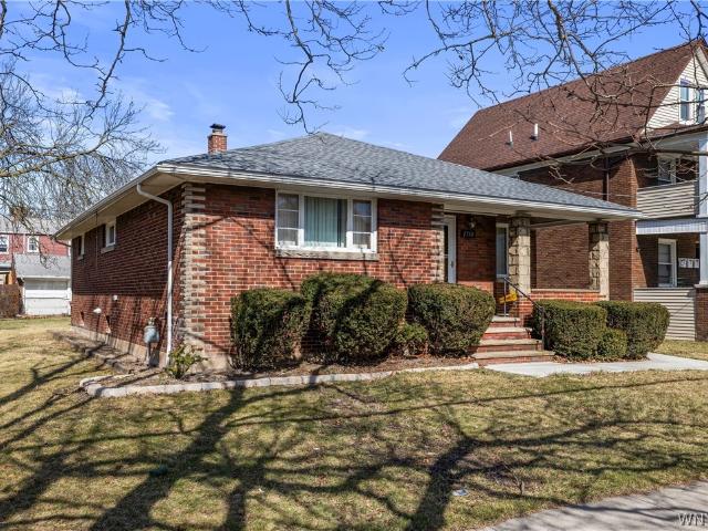 House for sale in Niagara, New York
