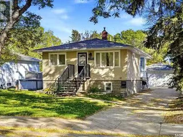 House for sale in Assiniboia Place, Regina