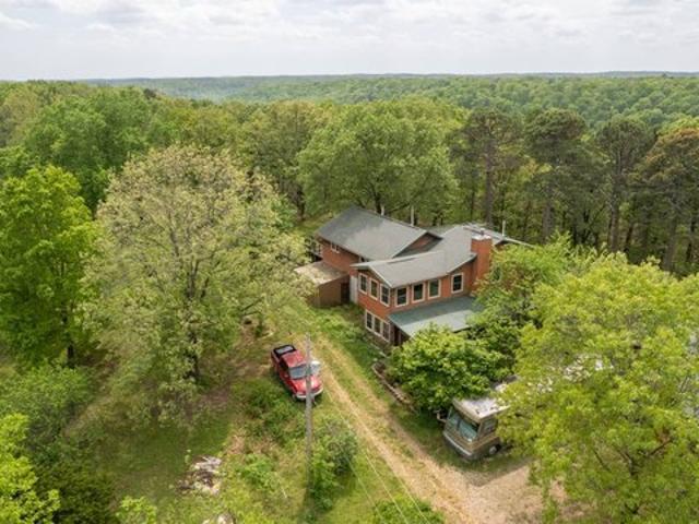 Farm for sale in Cape Fair, Stone County